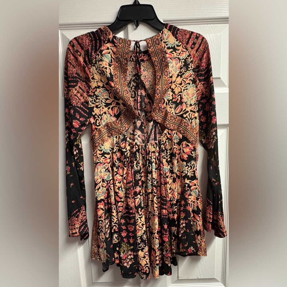 * SOLD* Free People Stevie Tunic Bohemian Western Floral Bell Sleeves Size XS - Picture 4 of 6